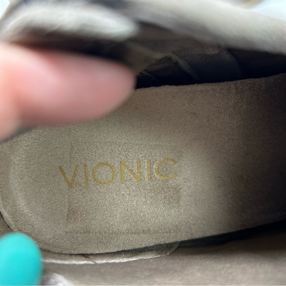 Vionic Western Faros Gray Leather Fringed Studded Ankle Boots Size 7 Almond Toe - Picture 11 of 12